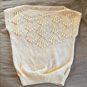 Elegant light Yellow/Cream Knit Sweater